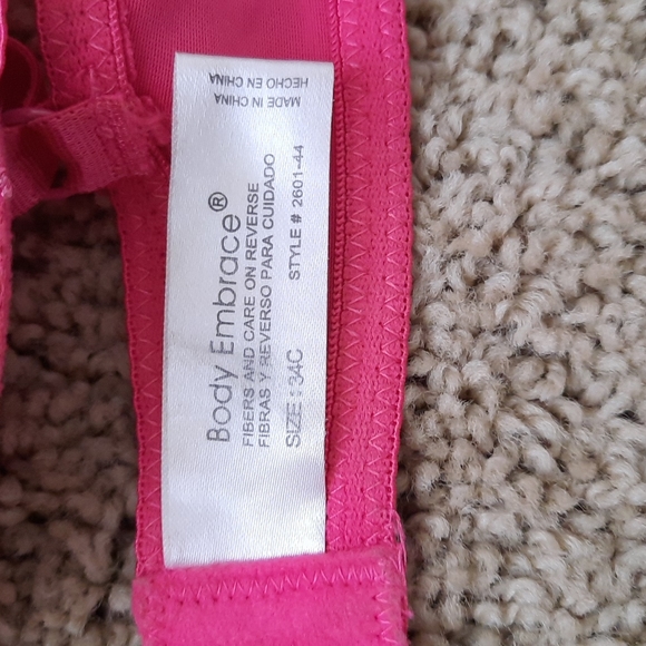 Pink bra. - Picture 2 of 2